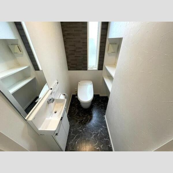 大久保町大窪貸家のトイレ