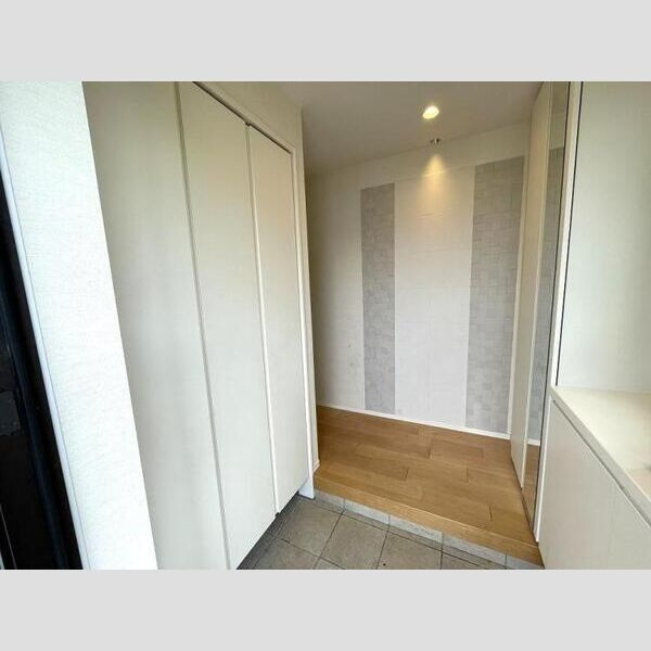 大久保町大窪貸家の玄関