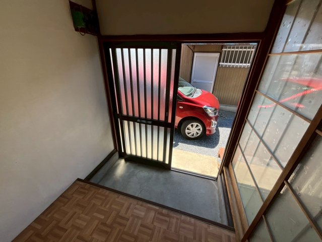 中島アパートの玄関