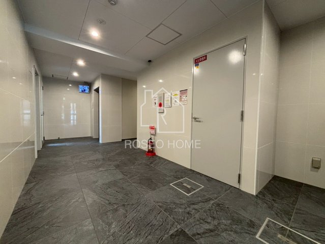 クローバー・レジデンス弁天町のエントランス