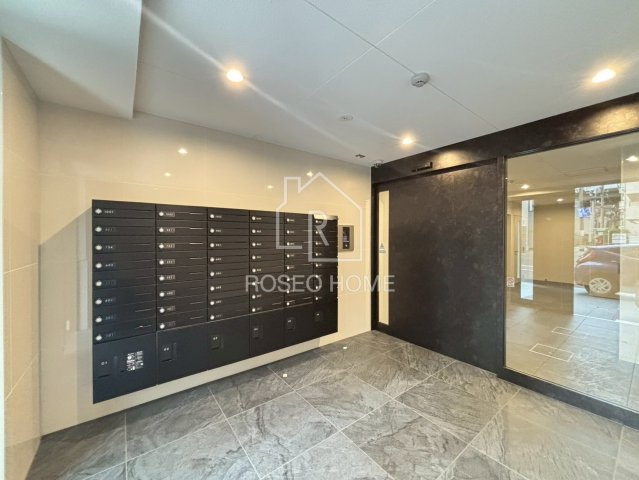 クローバー・レジデンス弁天町のロビー