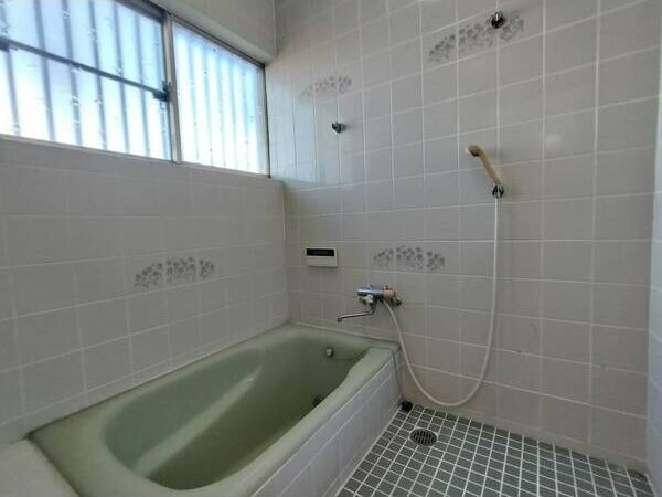 緑区大高町小坂のお家の浴室