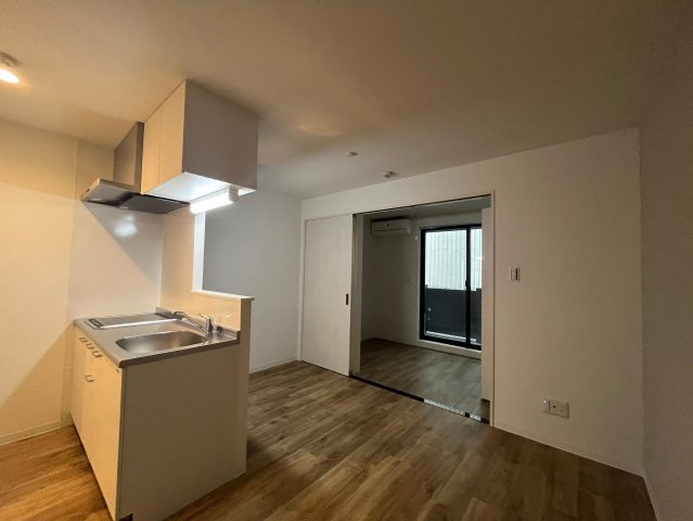 AILE東中浜の居間・リビング|こちらのリビングで趣味の時間をお楽しみください