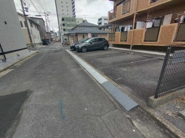 セントラル錦の駐車場