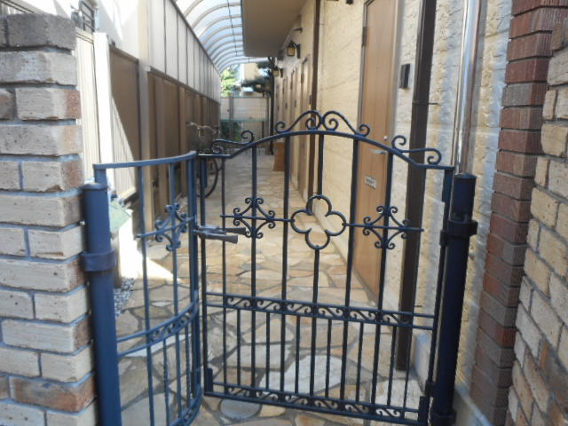 メゾンエルミタージュのエントランス