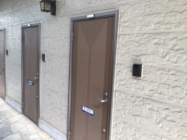 メゾンエルミタージュの玄関