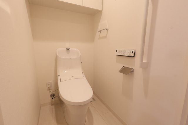 アルファステイツ城西砂子のトイレ|手洗い・収納付きのトイレ！