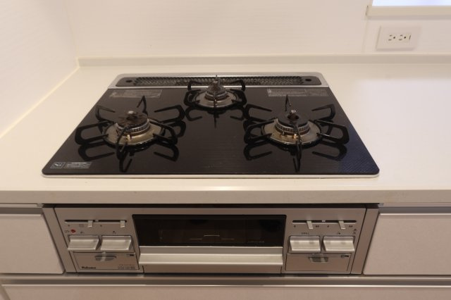 アルファステイツ城西砂子のキッチン|3口コンロ