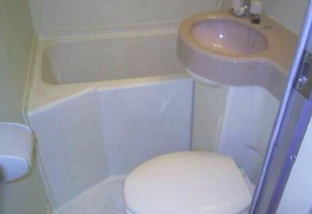 アメニティーハウスのトイレ|別号室の参考写真です。