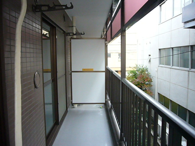 アメニティーハウスのバルコニー|別号室の参考写真です。