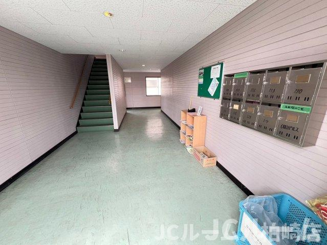 柏崎市穂波町のアパートのロビー