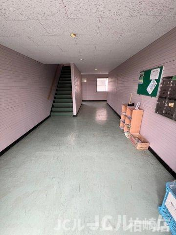 柏崎市穂波町のアパートのロビー