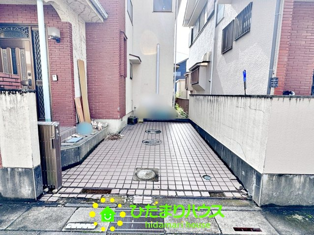 幸手市西1丁目　中古一戸建ての駐車場