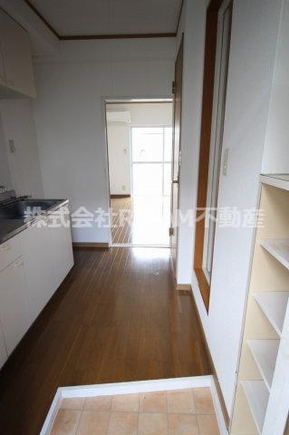 ニューサンシティコープの玄関|明るい玄関です