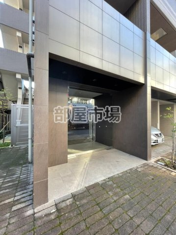 アイル・イムーブル西日暮里のエントランス