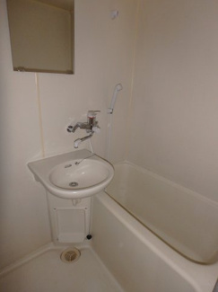 【浴室】 | NCKビル | ※同物件別部屋の写真です。