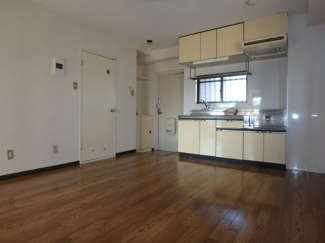 【居間・リビング】 | NCKビル | ※同物件別部屋の写真です。