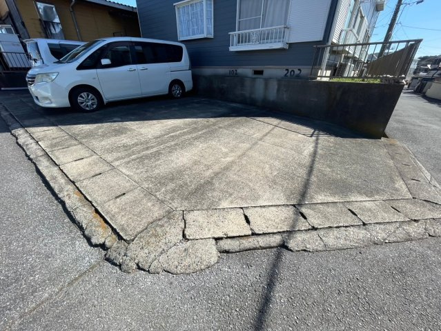 【駐車場】