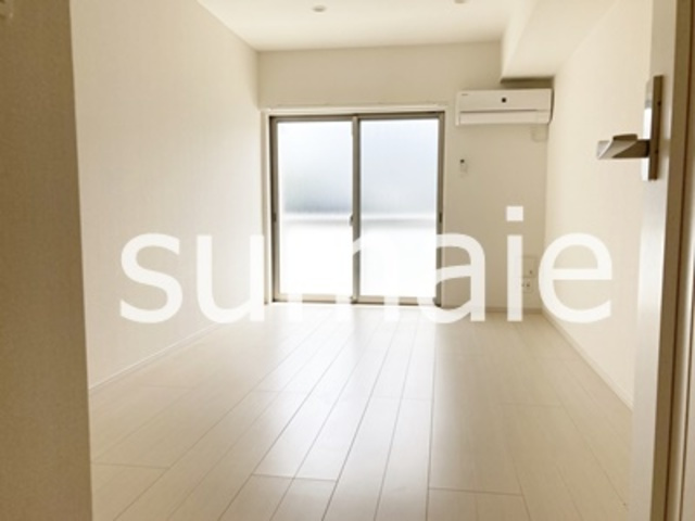 リブリ・日進の居間・リビング|人気のホワイトフローリングです。