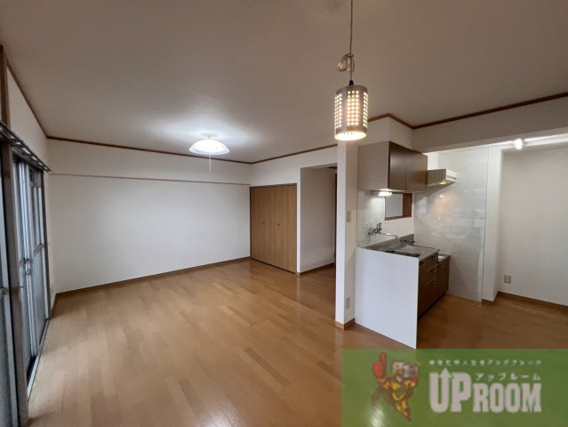 春日井駅南ハイツの居間・リビング