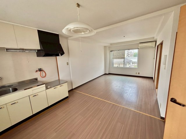 マンション鳩岡の居間・リビング