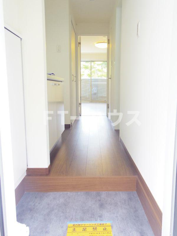 Marina Palace薬円台の玄関