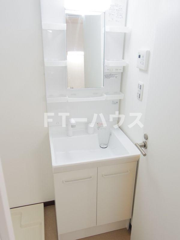 Marina Palace薬円台の洗面所