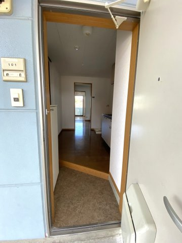 リビオン新茂原の玄関