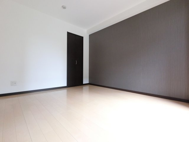 Riria本千葉弐番館の洋室