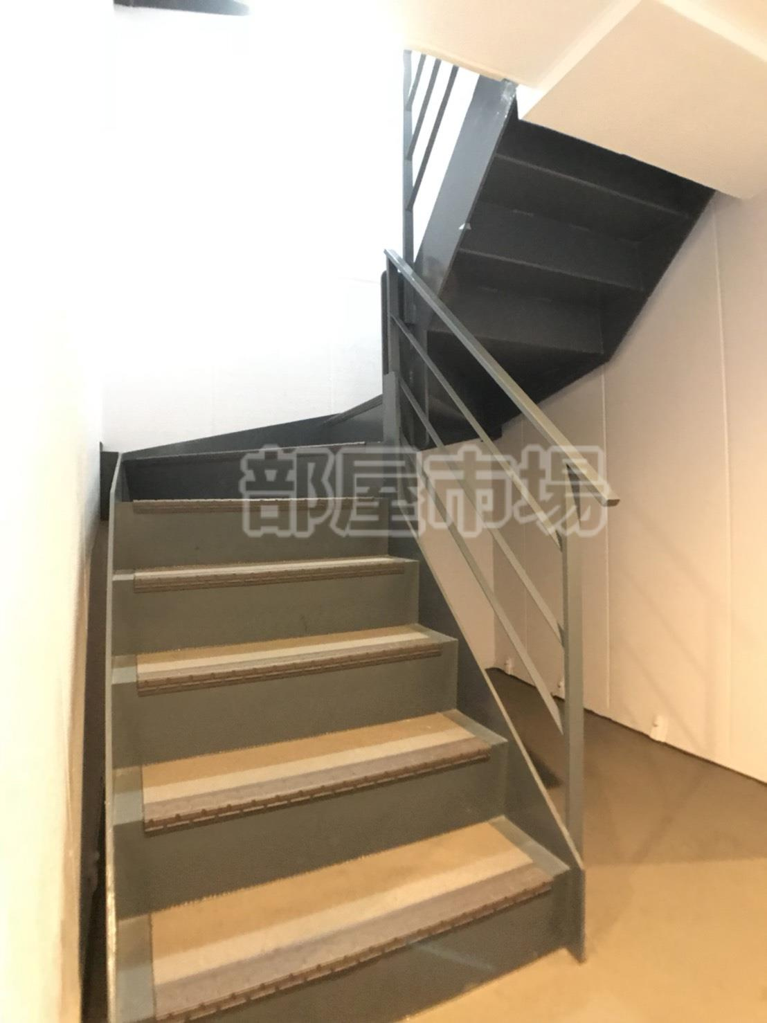 ラヴィエント三ノ輪パークサイドのその他共用部分|共用階段