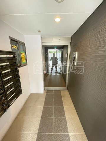 ラヴィエント三ノ輪パークサイドのエントランス