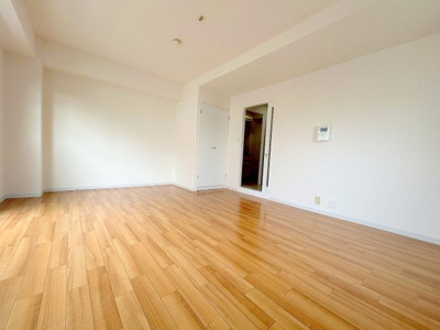 【居間・リビング】 | クリスタルビル