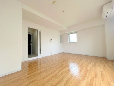 【居間・リビング】 | クリスタルビル