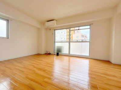 【居間・リビング】 | クリスタルビル