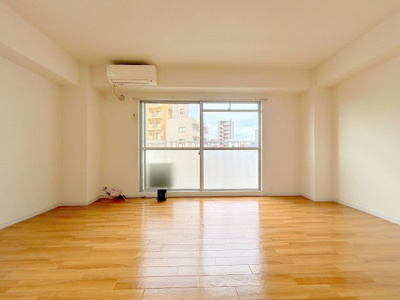 【居間・リビング】 | クリスタルビル