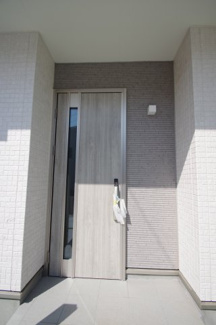 【玄関】 | 【仲介手数料無料！！】府中市日新町5丁目　新築戸建て（全19棟）C号棟　5190万円