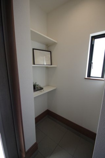 【収納】 | 【仲介手数料無料！！】府中市日新町5丁目　新築戸建て（全19棟）C号棟　5190万円 | 玄関土間収納