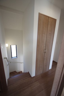 【収納】 | 【仲介手数料無料！！】府中市日新町5丁目　新築戸建て（全19棟）C号棟　5190万円 | 2階廊下収納