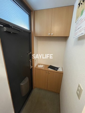 カーサ・ジュネス　Ｂの玄関
