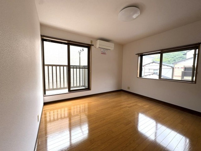 【洋室】 | 中古一戸建　高知市竹島町 | ２階洋室