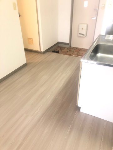 マルショウ15ビルの居間・リビング