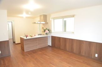 【居間・リビング】 | さいたま市浦和区駒場１丁目（全５棟） | 【3号棟】リビングではお客様を招いてホームパーティやティタイムなど楽しみ方も色々です。