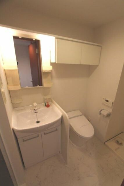 プライムアーバン中目黒の洗面所