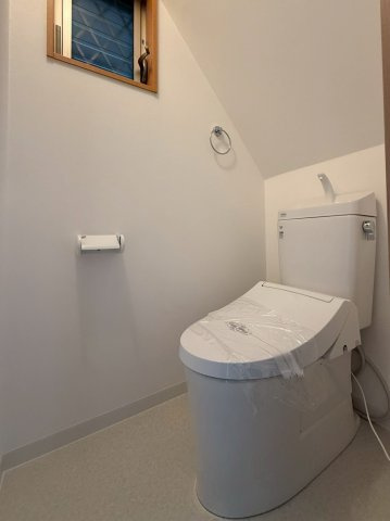 船堂町1丁　戸建のトイレ