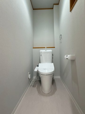 船堂町1丁　戸建のトイレ