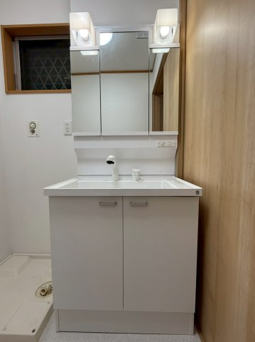 船堂町1丁　戸建の洗面所