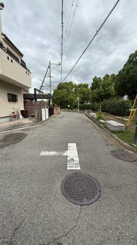 船堂町1丁　戸建の前面道路含む現地写真