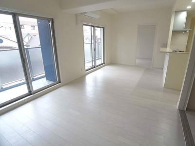 【居間・リビング】 | エクセレンス藤井 | かなり広めのスペースが有る16.2帖のリビング