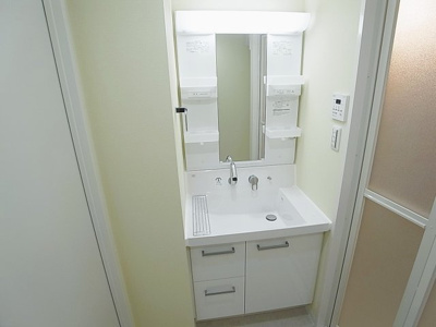 【洗面所】 | エクセレンス藤井 | シャワー付きの独立洗面台