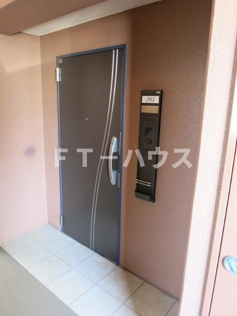 シャルマン・コートの玄関